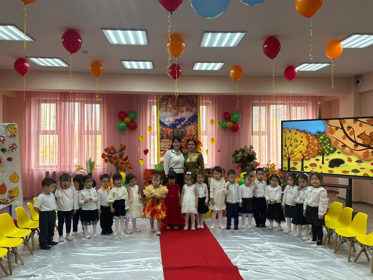 "Алтын күз" мерекелік ертеңгілік. Ортаңғы "Балапан" тобы тәрбиеші Рыскелдиева Н.Ж.